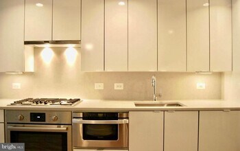 Building Photo - 1311 13th St NW