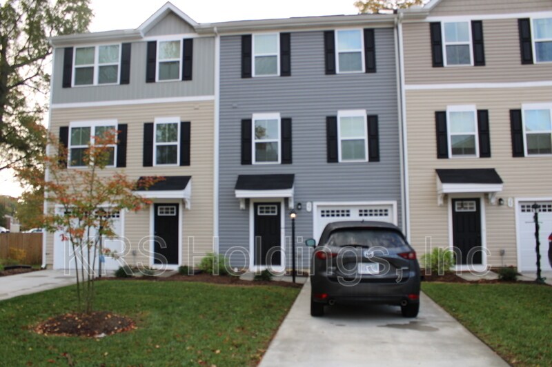 27 Manilla Cir, Hampton, VA 23663 Townhome Rentals in Hampton VA