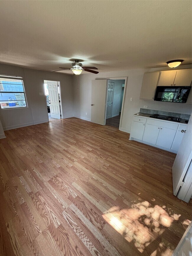 Foto del edificio - 5520 Menard Ave