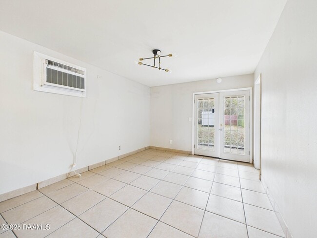 Foto del edificio - 508 General Mouton Ave