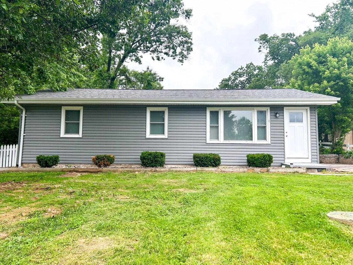 Foto del edificio - 2313 Oak Forest Dr
