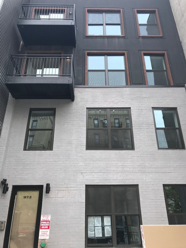 Primary Photo - 972 Greene Ave