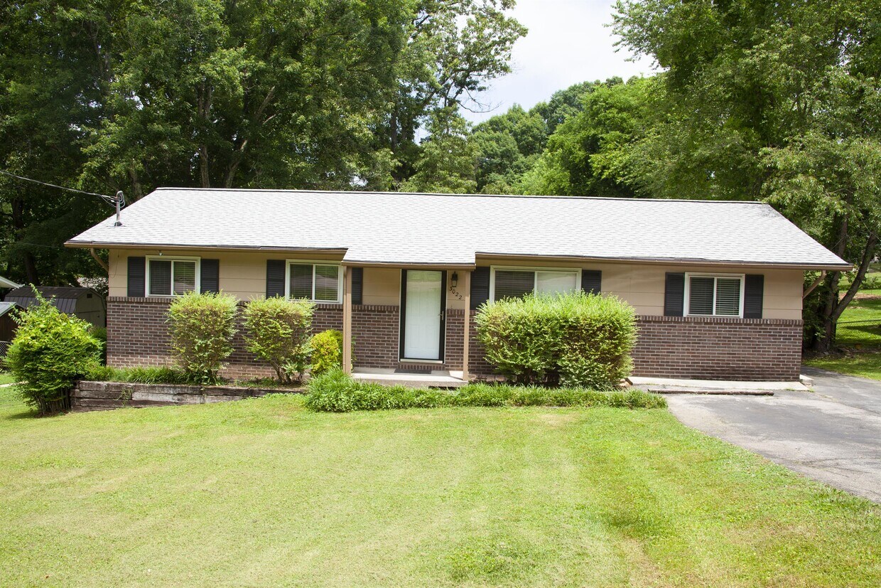 Primary Photo - 3022 Wenwood Dr