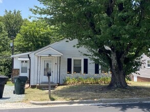 Building Photo - 1128 Ava St