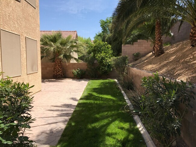 Building Photo - BEAUTIFUL HOME IN ANTHEM NEAR DEL WEBB MID...