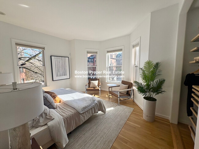 Building Photo - 363 Marlborough St