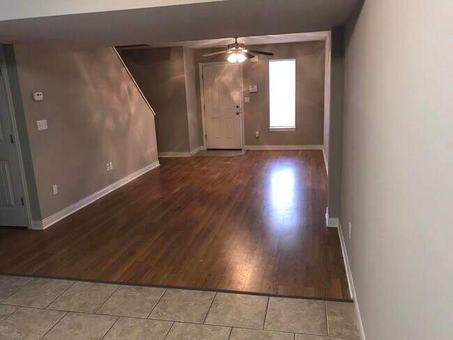 Building Photo - 1740 N Orie Dr