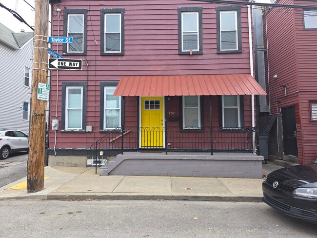 Building Photo - 237 Taylor St