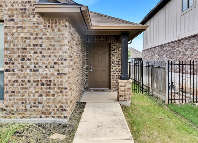 Foto del edificio - 145 Pine Island Ln