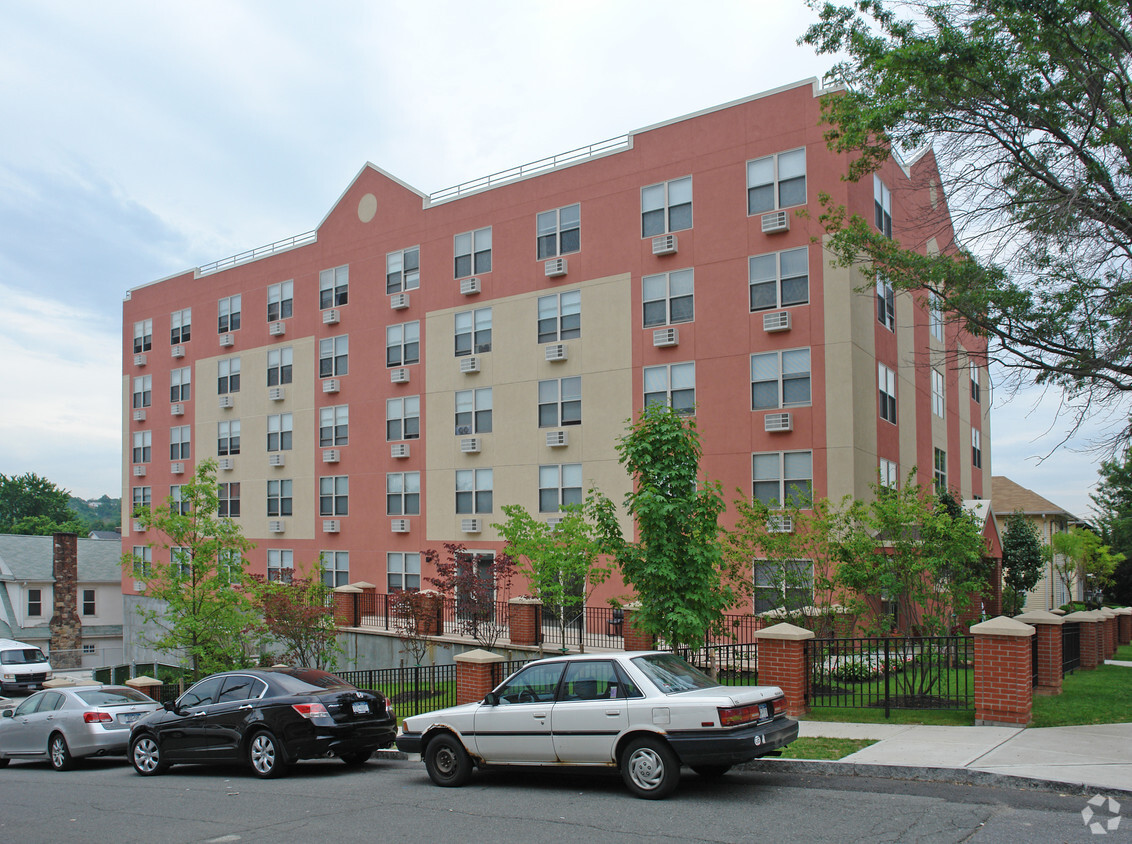 Primary Photo - Kensico Terrace