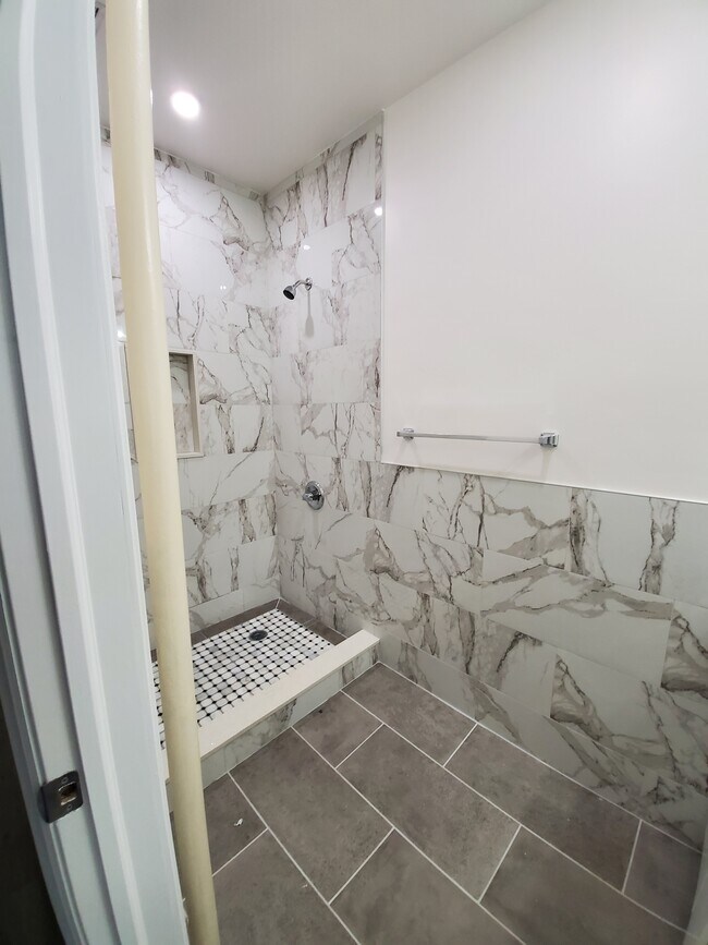 Foto del edificio - 3090 43rd St