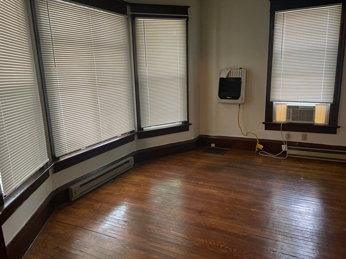 Foto del edificio - 503 W Green St