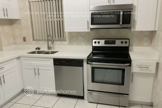 Building Photo - 1110 SW 98th Terrace