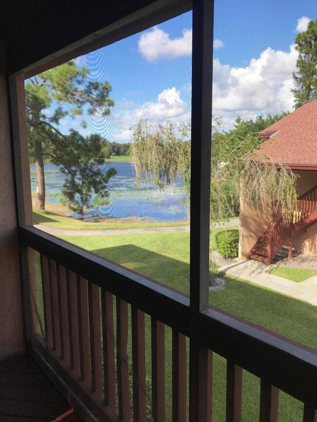 Foto del edificio - 510 Lakeview Dr E