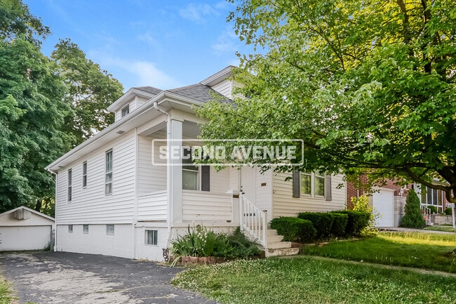 Building Photo - 3983 Lovell Ave