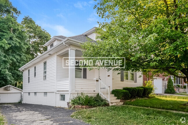 Building Photo - 3983 Lovell Ave