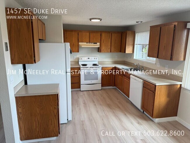 Foto del edificio - 1457 SE Duke Dr