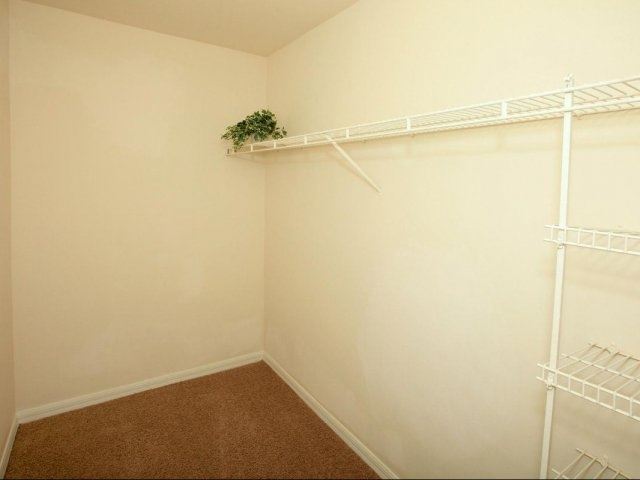 Building Photo - 2764 Fountain View Cir