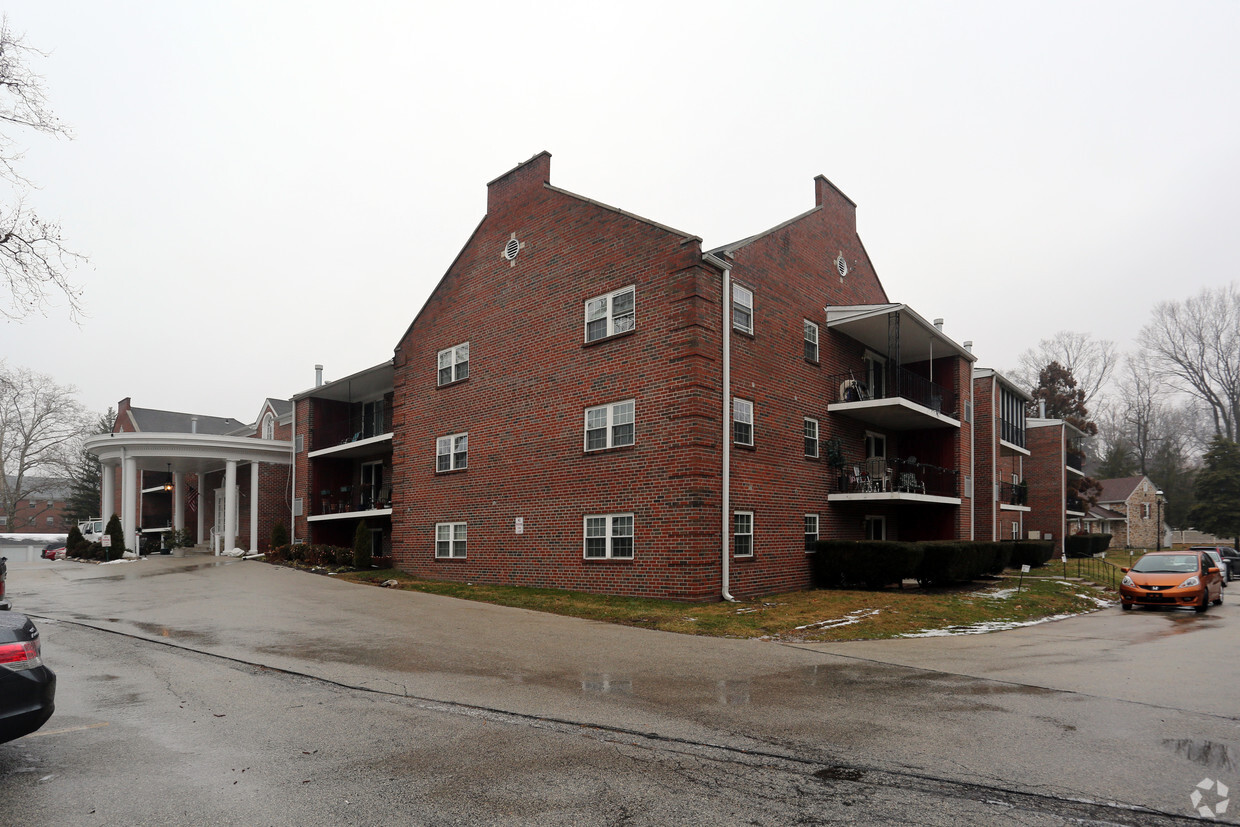 Primary Photo - Sheldrake Apartments