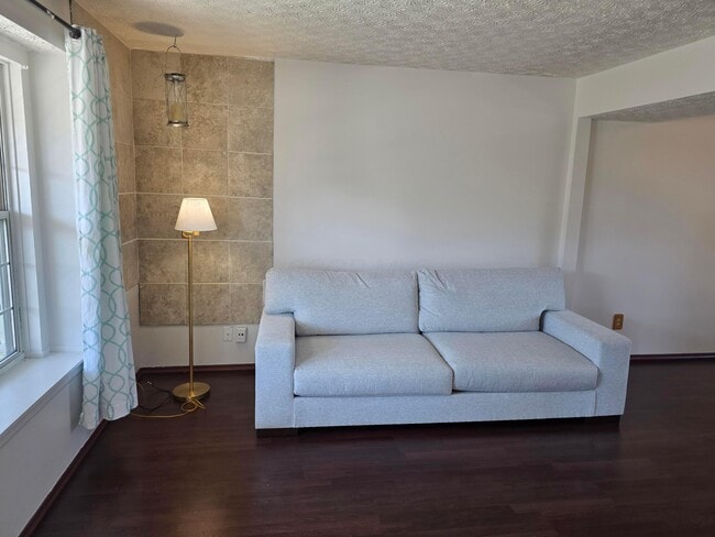 Foto del edificio - 7006 Finchley Dr