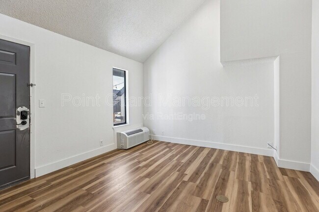 Foto del edificio - 6990 Dodge St