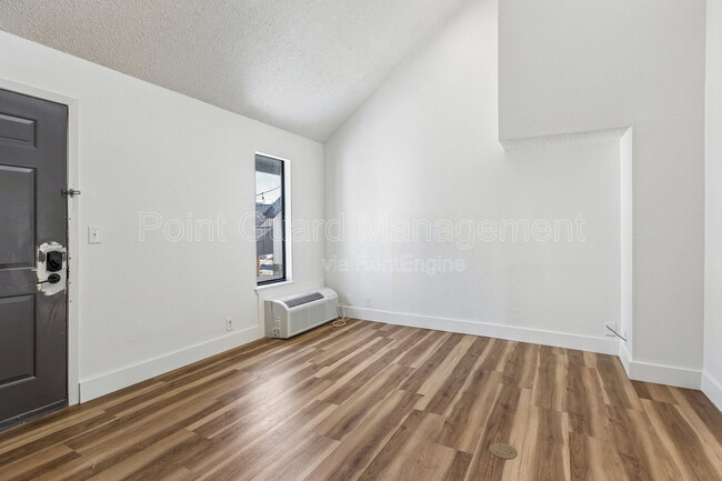 Building Photo - 6990 Dodge St