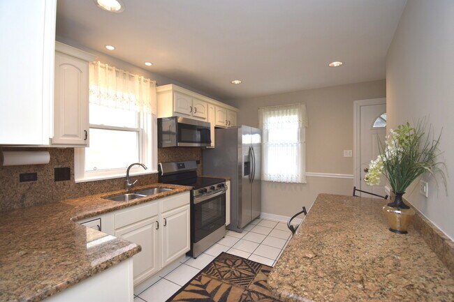 Foto del edificio - 3855 N Nora Ave