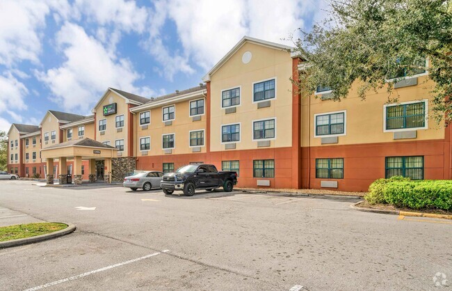 Furnished Studio-Tampa - North - USF-Attra...