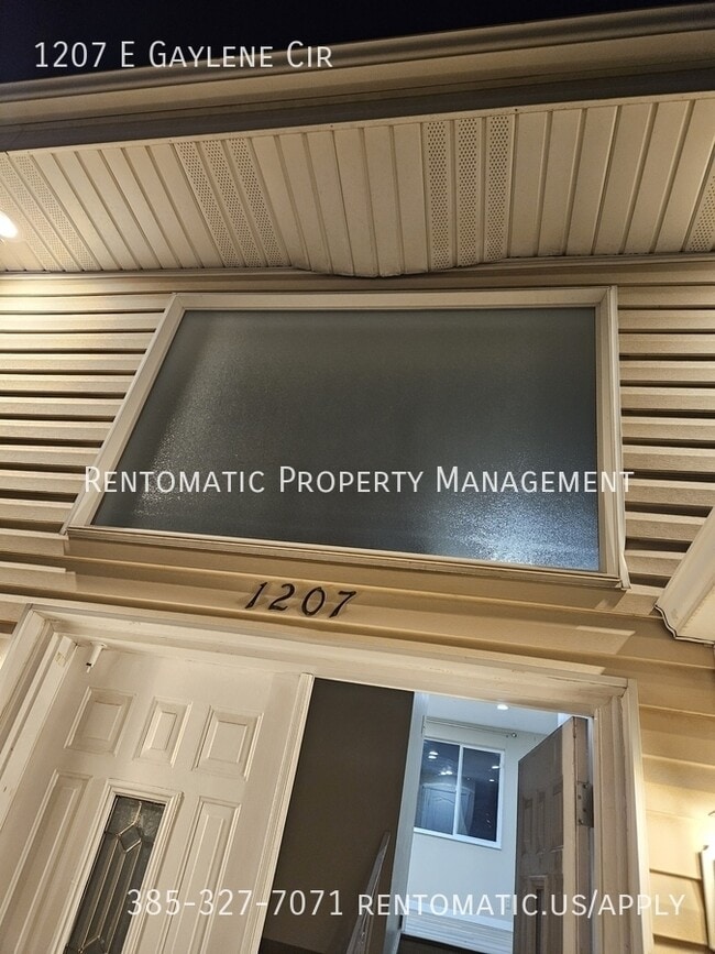 Building Photo - 1207 E Gaylene Cir