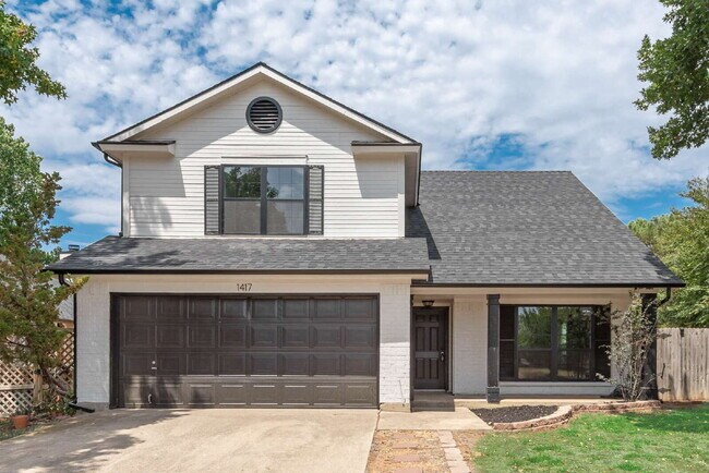 Foto del edificio - Updated Two-Story Home with Pool – Minutes from Lake Grapevine!