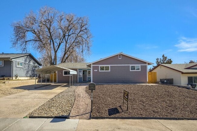 Photo - 901 Widefield Dr House