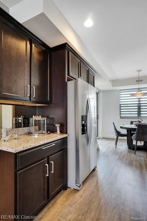 Foto del edificio - 1230 Diamond Ct