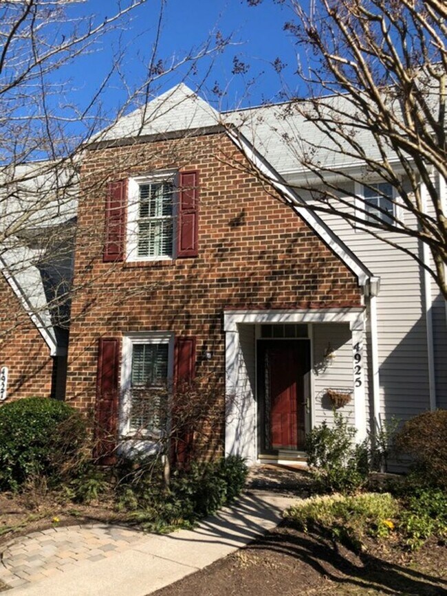 Foto del edificio - Pet-Friendly 2BR/2BA TH in Summer Hill – Multi-Year Lease, Henrico