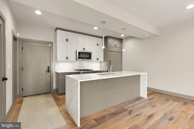Foto del edificio - 3220 Grace St NW