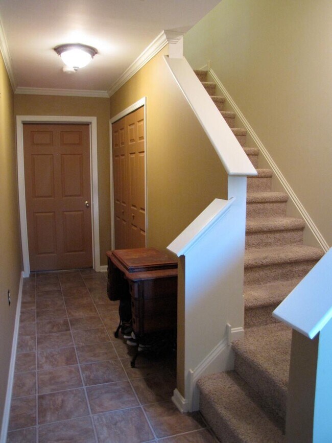 Building Photo - 59 Highland Cir