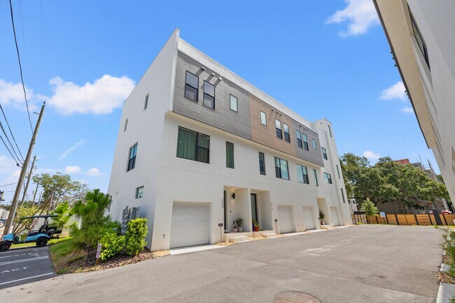 Foto del edificio - 320 15th St N