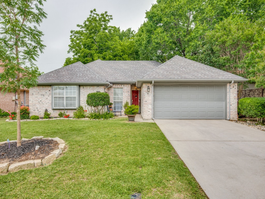 Primary Photo - 1125 Briar Oaks Dr