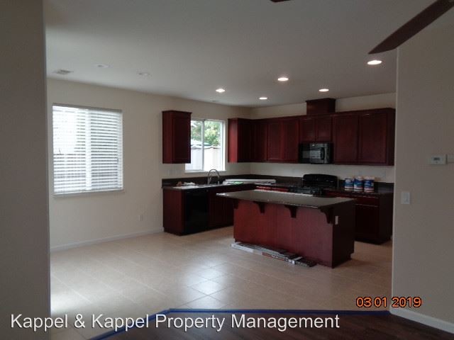 Building Photo - 3 br, 2.5 bath House - 530 PINE TREE COURT