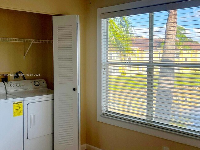 Foto del edificio - 12400 Vista Isles Dr