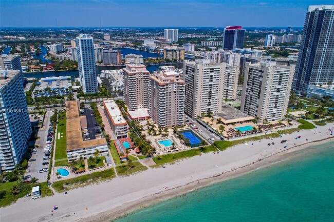 Foto del edificio - 1912 S Ocean Dr