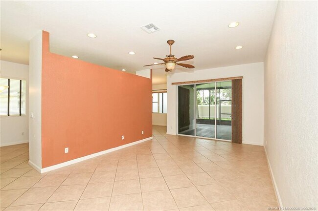 Foto del edificio - 2206 SW Cape Cod Dr