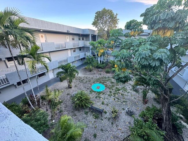 Foto del edificio - 6195 W 18th Ave