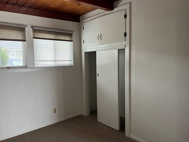 Building Photo - Cozy 2 bed, 3/4 bath Beach House in Cayuco...