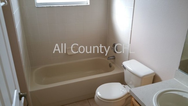 Building Photo - 1092 Royal Marquis Cir