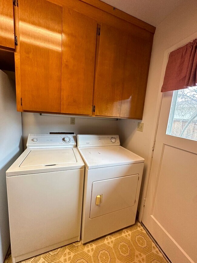 Building Photo - 2 bedroom Home in Santa Clara