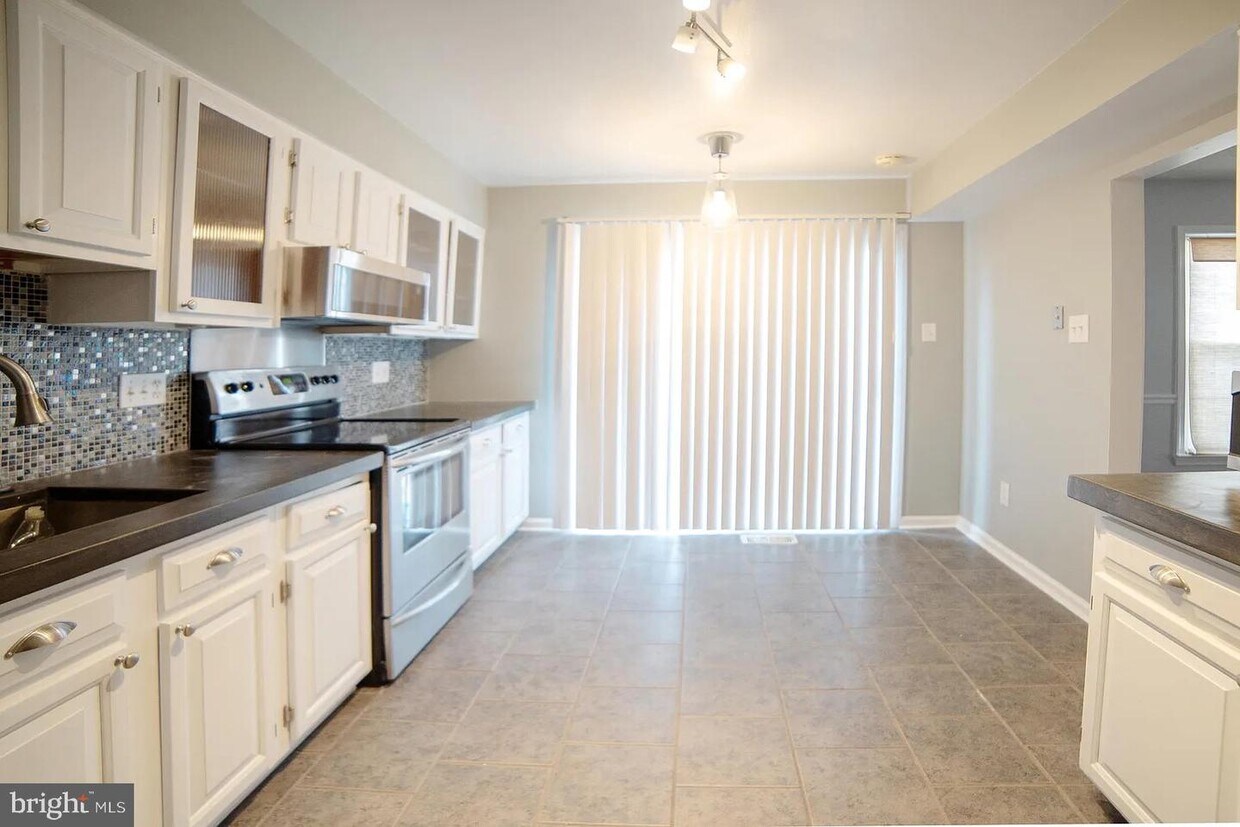 14851 Swallow Ct, Woodbridge, VA 22193 Townhome Rentals in Woodbridge