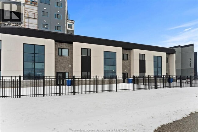 Photo du bâtiment - 4300 Laurier Pkwy