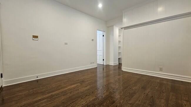 Foto del edificio - 2541 N Southport Ave