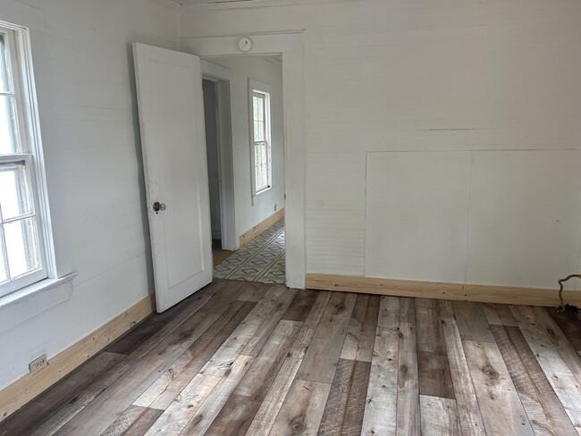 Building Photo - 210 Watts St