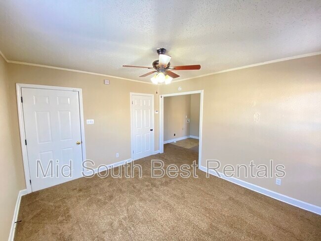 Building Photo - 1369 Kimball Cove